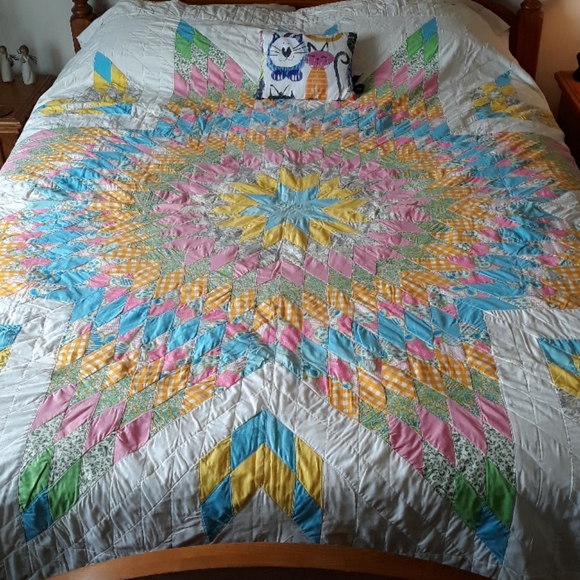 Other - Cotton scrap star flower patterned quilt